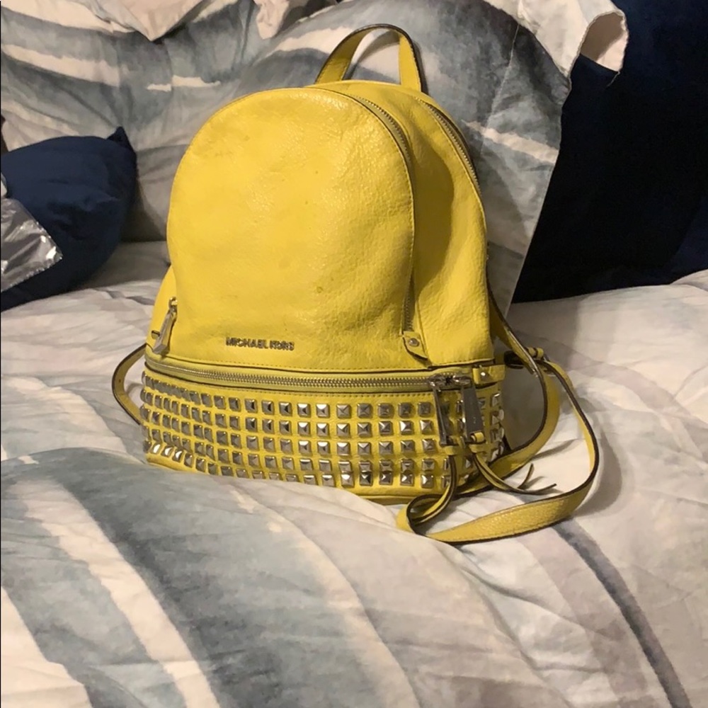 Micheal kors yellow knapsack